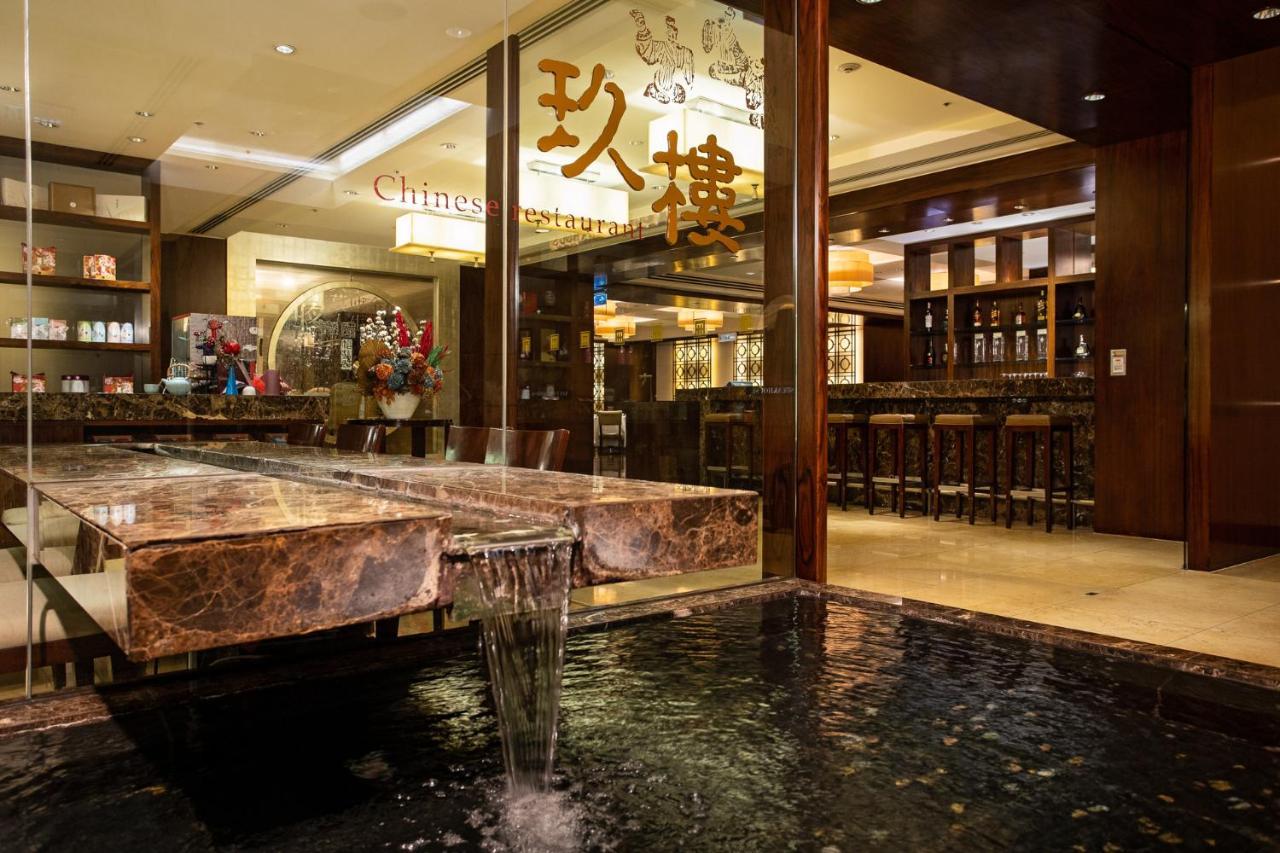 Ambassador Hotel Hsinchu Eksteriør bilde Entrance to the restaurant