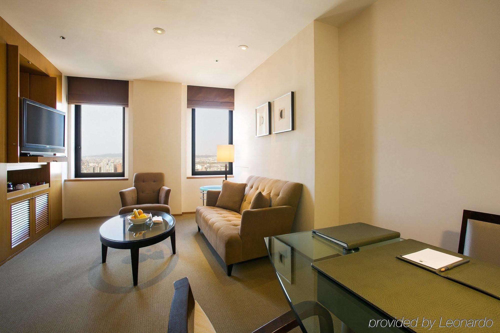 Ambassador Hotel Hsinchu Eksteriør bilde A typical apartment at the hotel