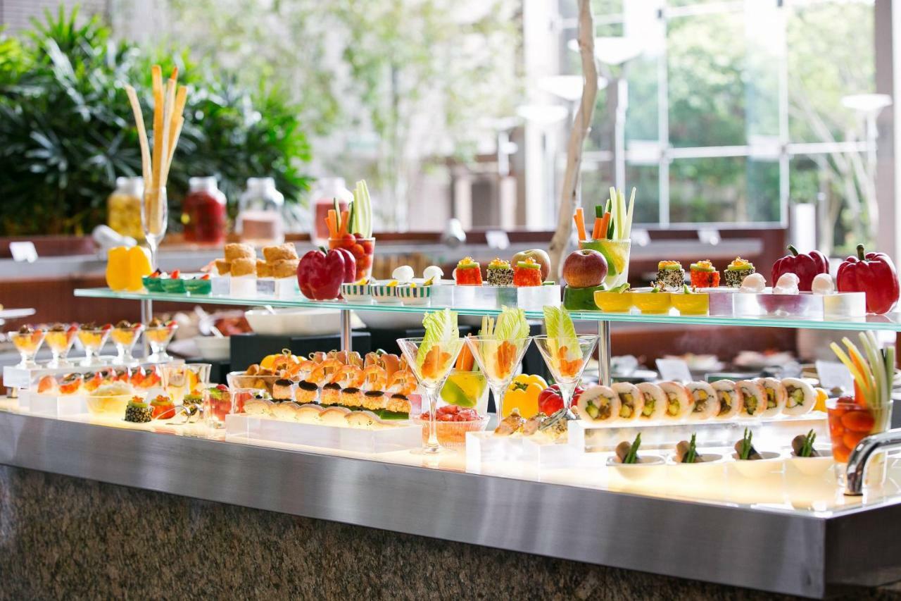Ambassador Hotel Hsinchu Eksteriør bilde A buffet at a hotel